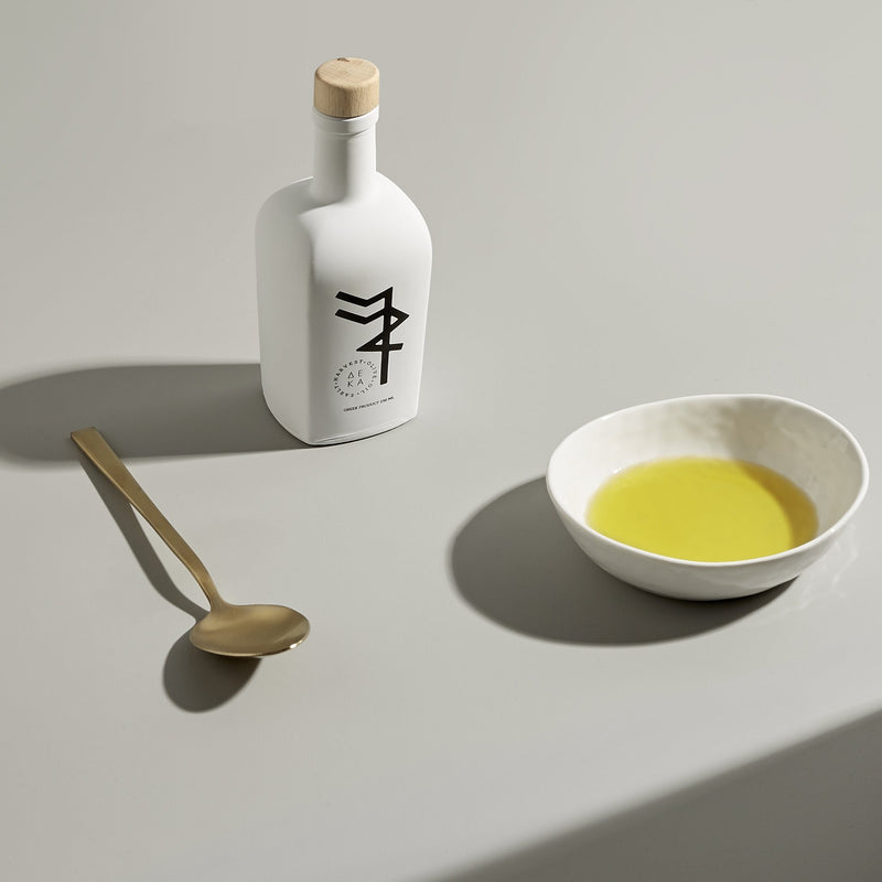 High phenolic early harvest extra virgin olive oil. Best cold pressed olive oil in Australia. Buy early harvest olive oil online and get free delivery.